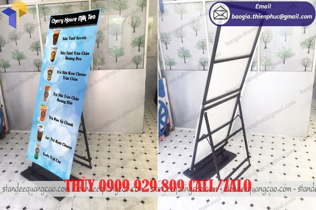 standee treo banner quảng cáo