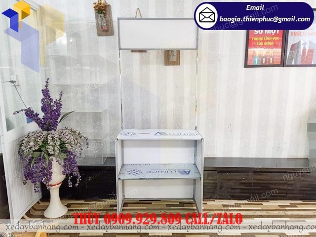 booth bán gà rán tại siêu thị