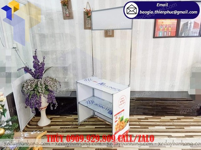 quầy sắt bán gà rán lắp ráp