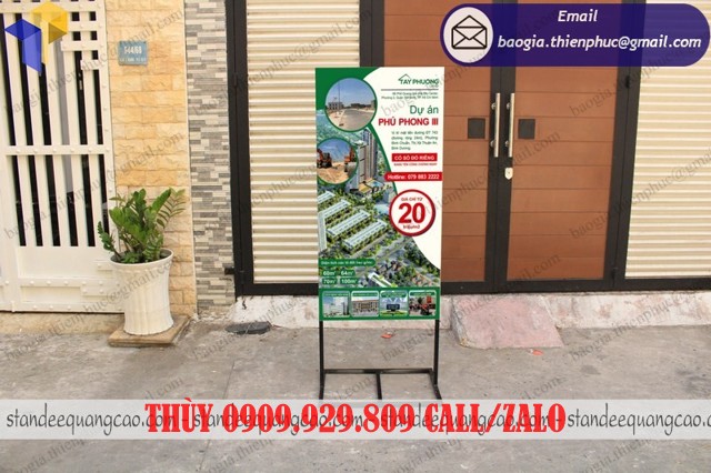 giá standee hai mặt ốp fomat