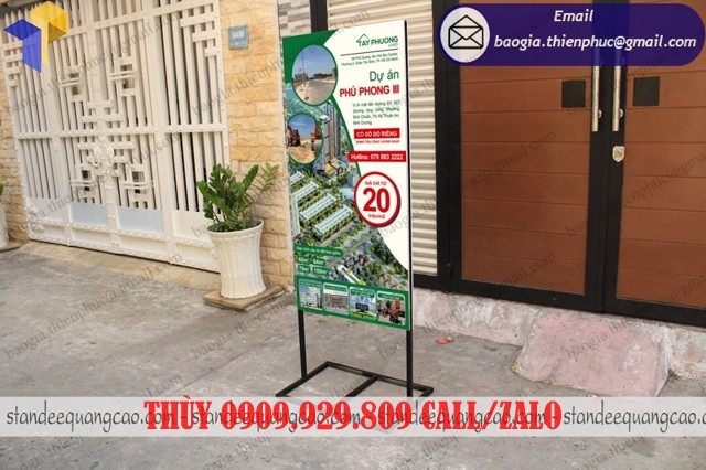 mua standee đứng ở đâu