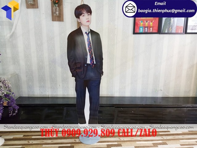 cung cấp standee hình người