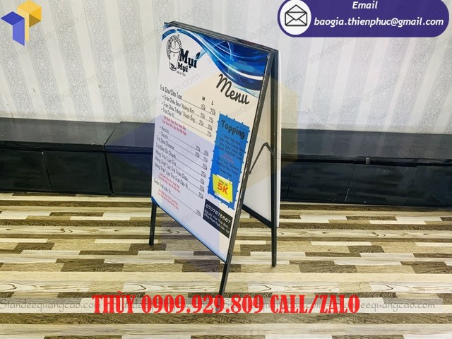 standee chữ a chân xếp