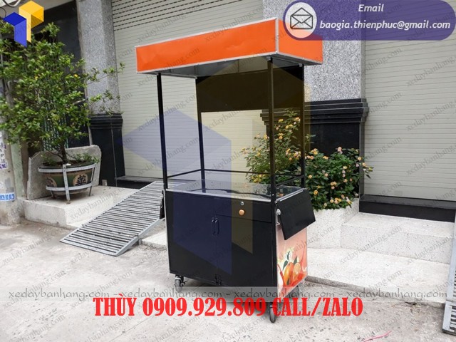 xe đẩy bán cam ép