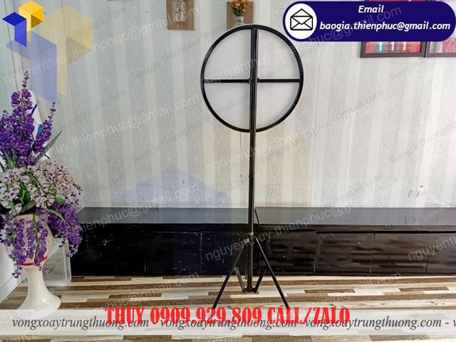 vòng quay xếp ba chân