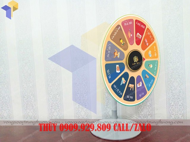 vòng xoay trúng thưởng để bàn