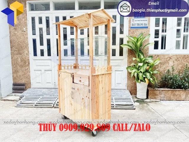 giá tủ gỗ bán bánh mì