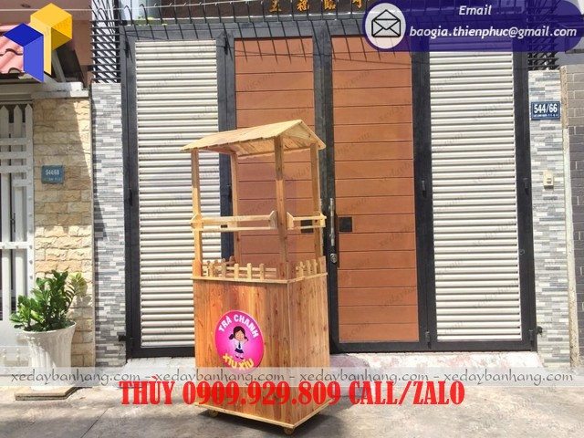 tủ gỗ bán trà chanh