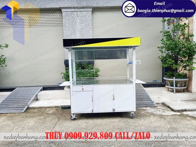 tủ bán thức ăn vặt
