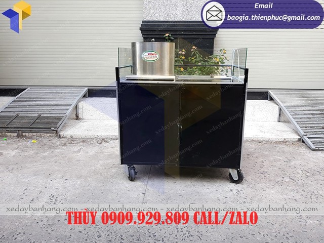 xe sắt bán hủ tíu
