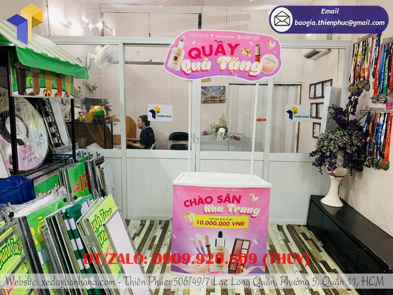 quầy sampling xếp gọn bằng nhựa