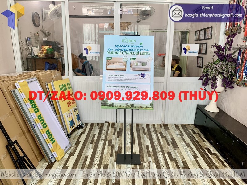 Standee menu chữ H quảng cáo trưng bày