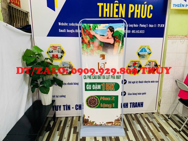 Standy đế sắt treo poster quảng cáo