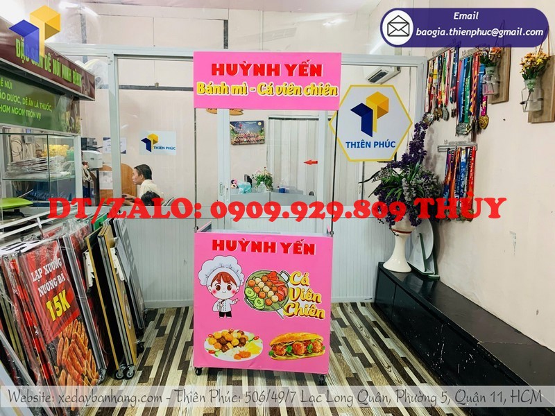 tủ bán đồ ăn vặt xếp gọn cá viên chiên